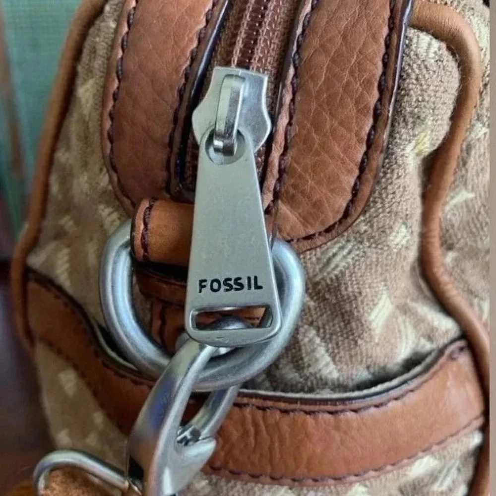 Fossil 9” top